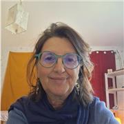 Passionnée du développement des potentiels d'enfants à profil sensible, he souhaite apporter mon expertise en pédagogie créative